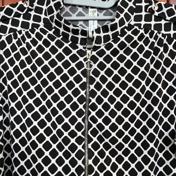 PerCeption Concept Black White Geometric Zippered Sleeveless Tank Blouse Size L - Picture 3 of 8